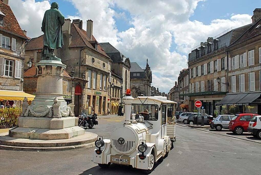 Appartement Proche Des Remparts Langres Eksteriør bilde